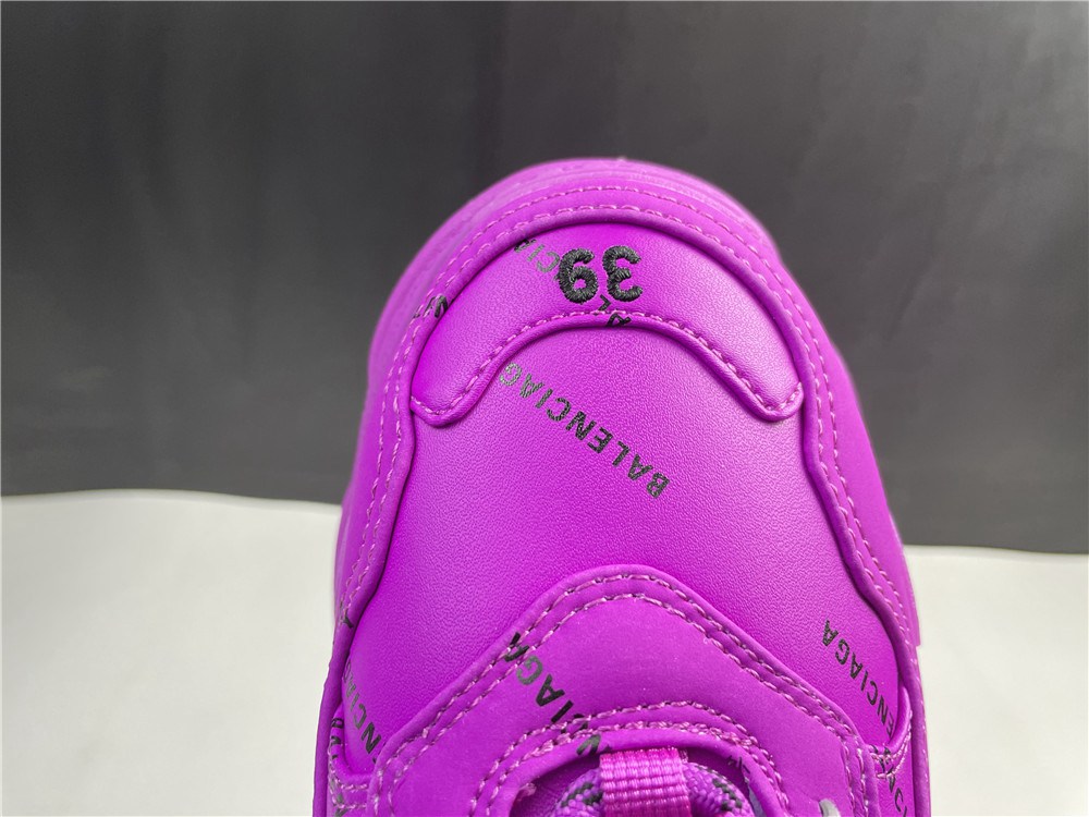 TRIPLE-S SNEAKER